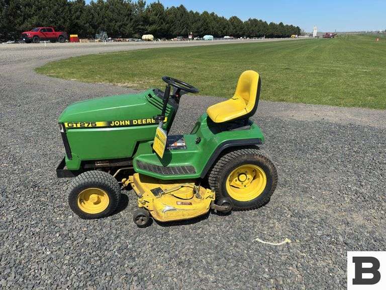 John Deere GT275 Riding Lawn Mower