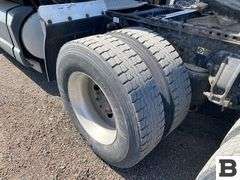 2015 Kenworth T680 Tractor Truck