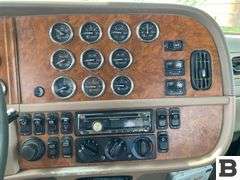 2009 Peterbilt 384 Tractor Truck