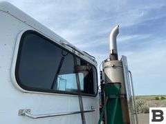 2009 Peterbilt 384 Tractor Truck