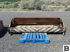 New Holland 700C-NA Conditioner Swather