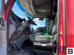 2015 Kenworth T680 Tractor Truck