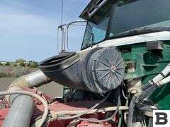 2009 Peterbilt 384 Tractor Truck