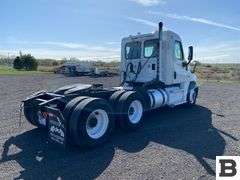 2015 Freightliner Cascadia 125 Tractor Truck