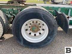 2009 Peterbilt 384 Tractor Truck