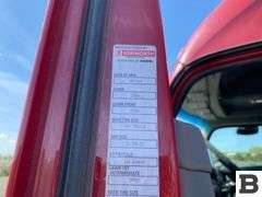 2015 Kenworth T680 Tractor Truck