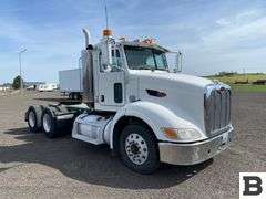 2009 Peterbilt 384 Tractor Truck
