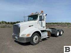 2009 Peterbilt 384 Tractor Truck
