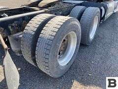 2015 Kenworth T680 Tractor Truck