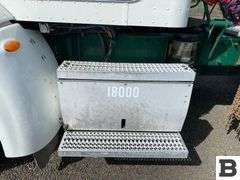 2009 Peterbilt 384 Tractor Truck