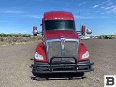 2015 Kenworth T680 Tractor Truck