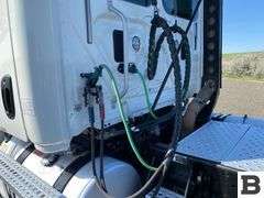 2015 Freightliner Cascadia 125 Tractor Truck