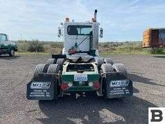 2009 Peterbilt 384 Tractor Truck