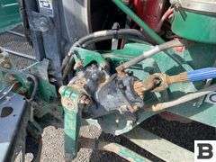 2009 Peterbilt 384 Tractor Truck
