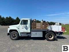 1988 International 1654 Service Truck
