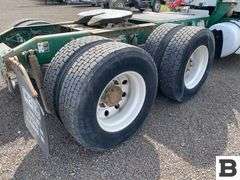 2009 Peterbilt 384 Tractor Truck