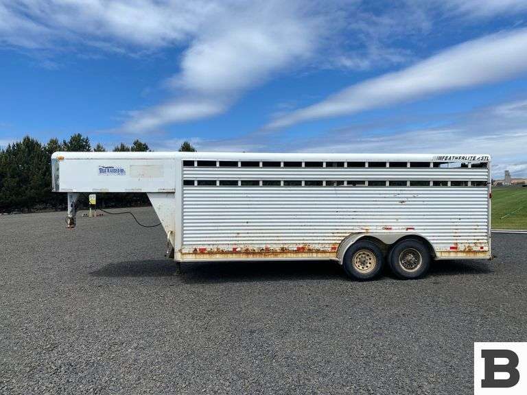2001 Featherlite 5320 Stock Trailer