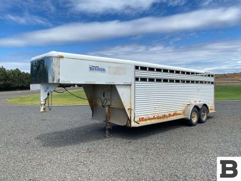 2001 Featherlite 5320 Stock Trailer