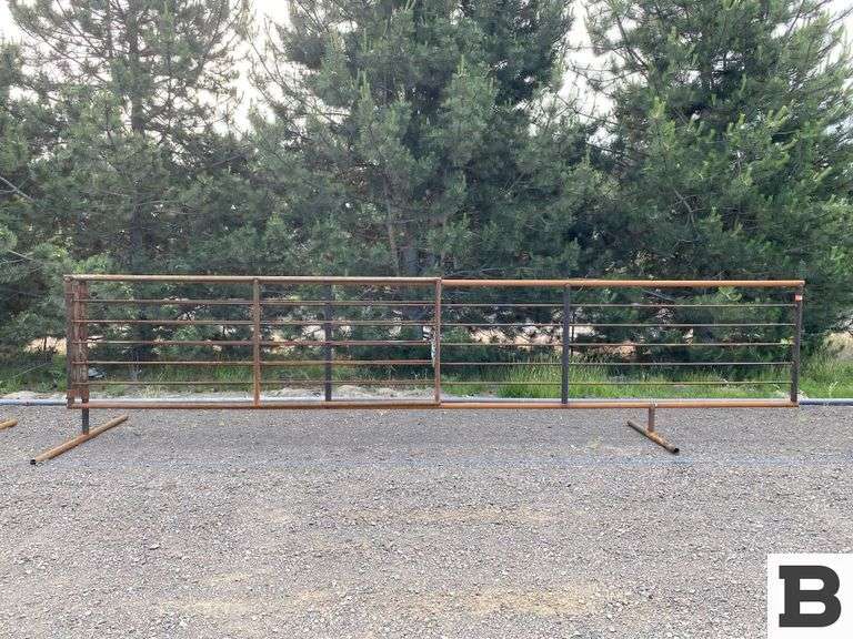 24' Free Standing Panel w/ 12' Gate