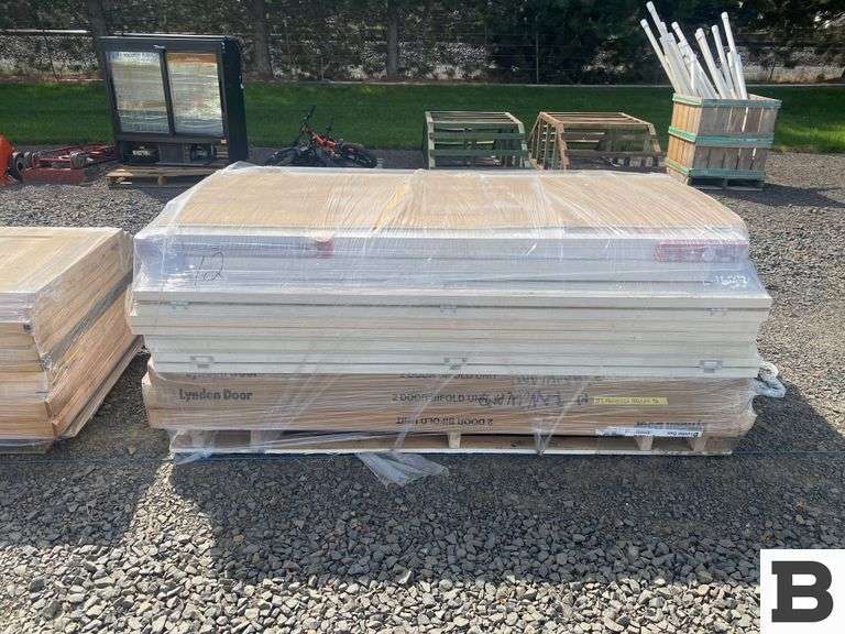 (6) Solid Core Hardboard Prehungs, (12) Bifolds