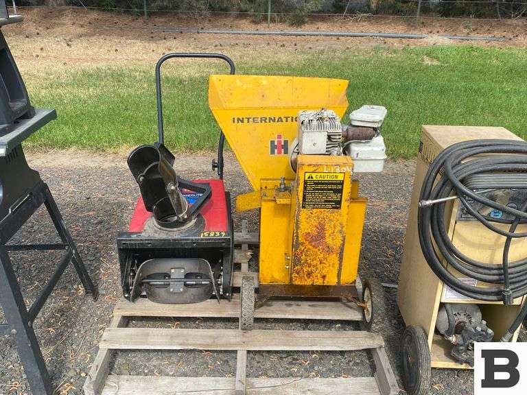 Toro 16" 98cc Snowthrower, International Wood Chipper