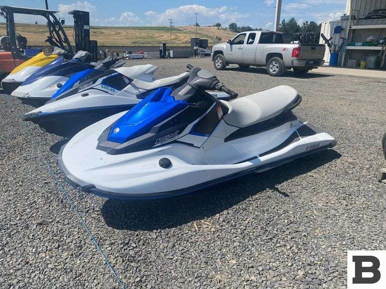 2017 Yamaha EX Sport Wave Runner 10' Jet Ski
