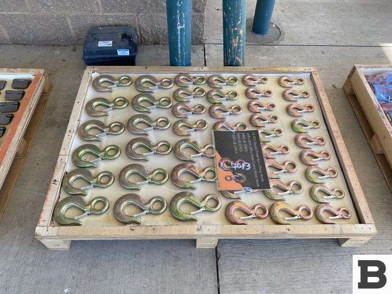 Round Fixed Eye Lifting Hooks w/latches