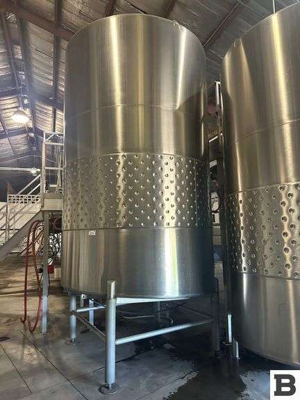 2003 Ripley 4000 Gallon Stainless Steel Blending and Fermentation Tank