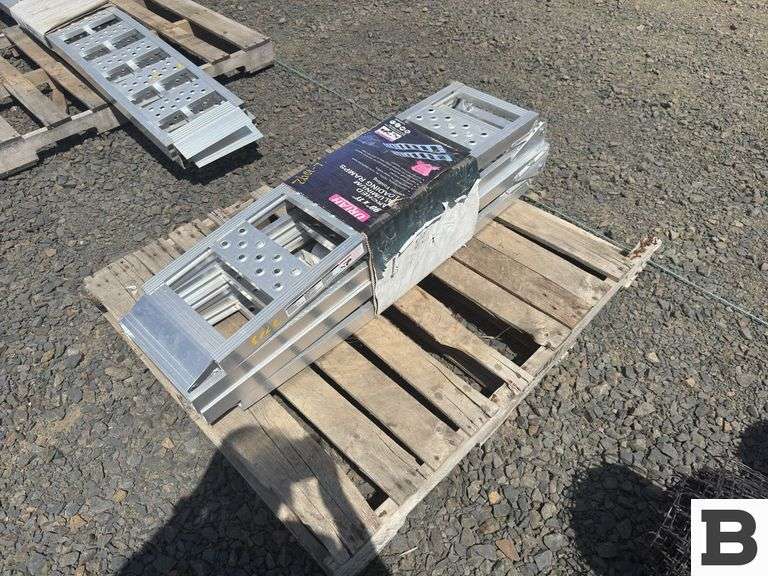 Uriah 90"x11" Arched Aluminum Loading Ramps