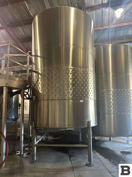 2003 Ripley 4000 Gallon Stainless Steel Blending and Fermentation Tank