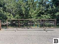 24' Free Standing Panel w/ 8' Gate