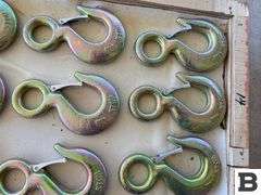 Round Fixed Eye Lifting Hooks w/latches
