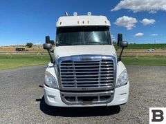 2012 Freightliner Cascadia 125 Tractor Truck