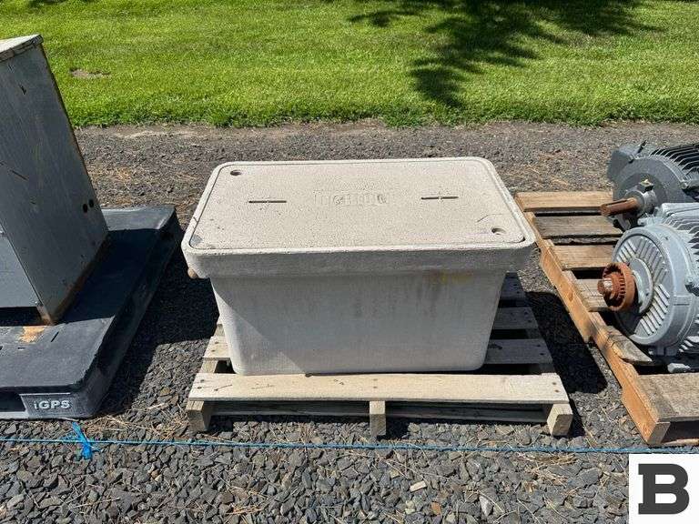 Underground Utility Box - Booker Auction Company