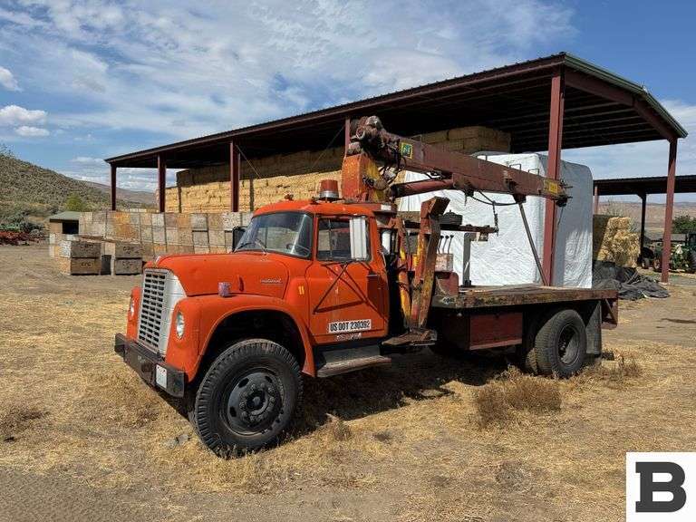 1971 International Loadstar 1800 Crane Truck - Caution (see description)