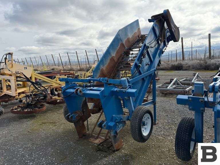 Fabro Raspberry Root Digger Root Digger - Booker Auction Company