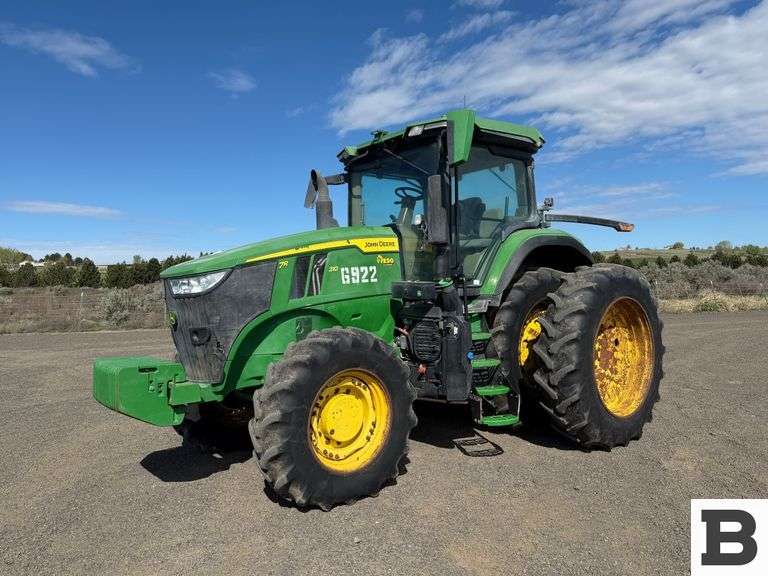 2021 John Deere 7R 210 Tractor - Booker Auction Company