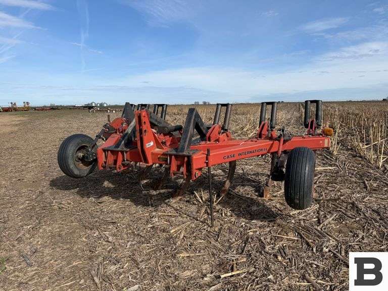 Case IH 6814 V-Ripper - Booker Auction Company