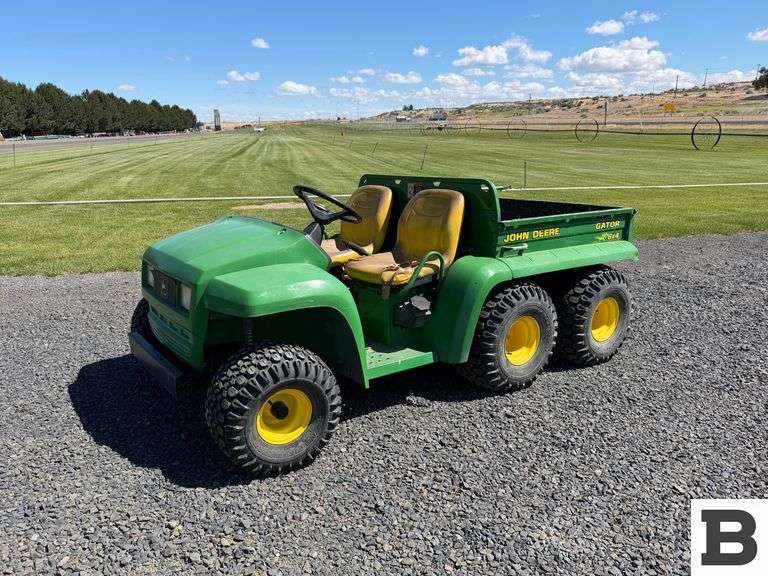 John Deere Gator UTV