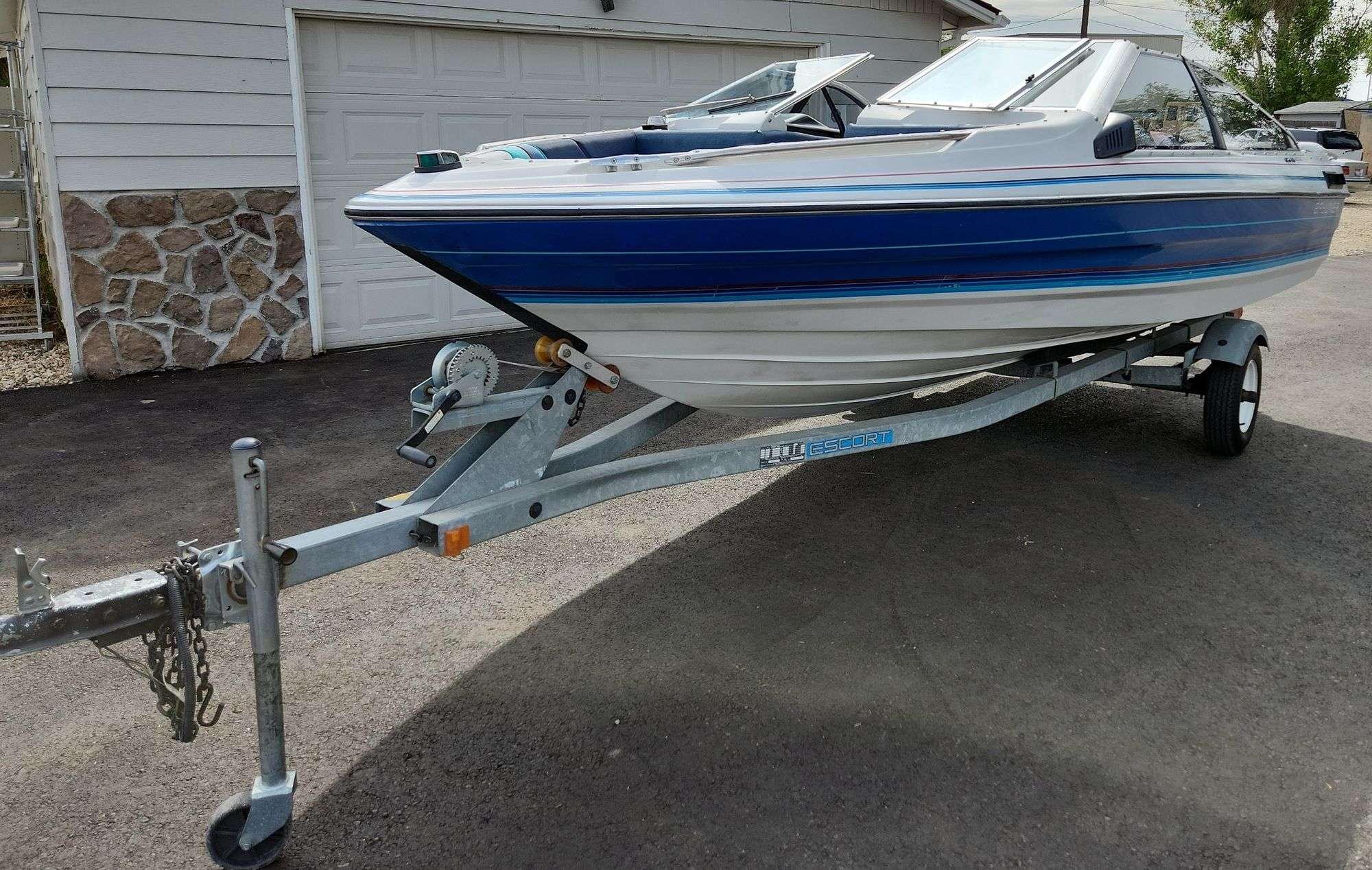 1988 Bayliner Capri 17ft Open Bow Boat - Business Liquidation Auction