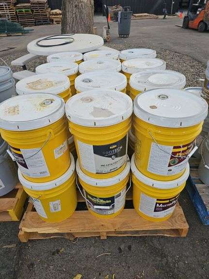 (24) RODDA 5 Gallon Buckets of Assorted Colors of Paint