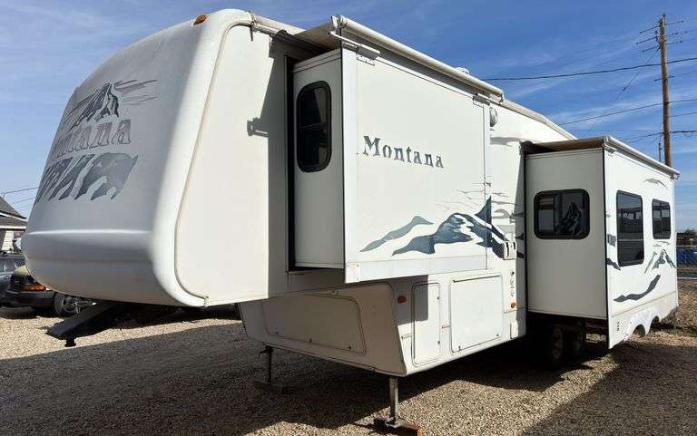 2005 Keystone Montana 5th Wheel RV - 2 slide outs