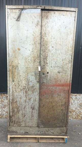 Metal Tool. Cabinet