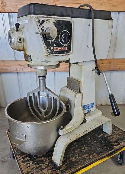 BLAKESLEE Commercial Mixer with Bowl and Paddle