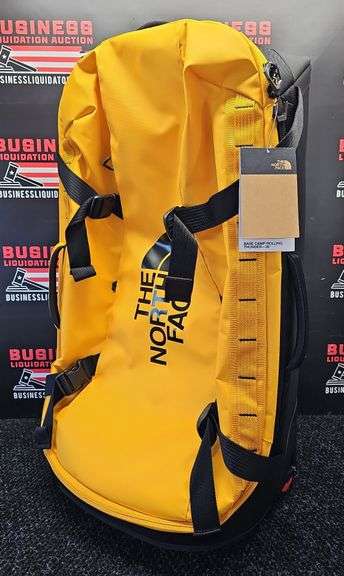 THE NORTH FACE Base Camp Rolling Thunder  28" Luggage Bag with Extending Handle