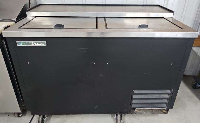TRUE Backbar Bottle Refrigerator 49"×27"