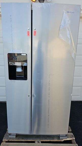 WHIRLPOOL Home 2 Door Refrigerator/Freezer with Ice and Water Dispenser