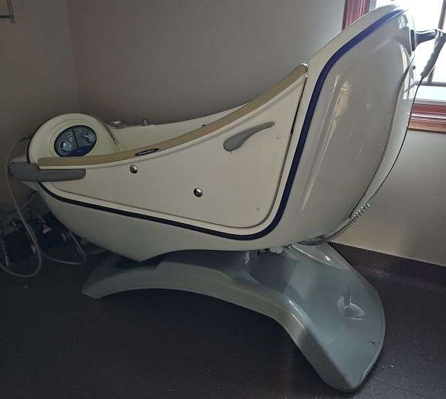 ARJO Parker Bath Jetted Tub