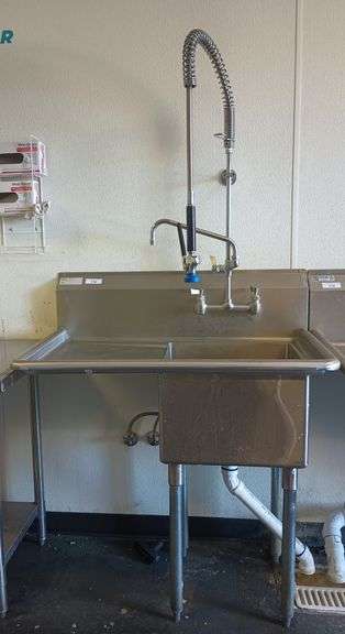 Stainless Steel 1 Compartment Sink with Left DrainBoard