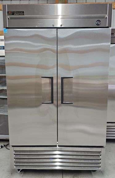 TRUE 2 Door Commercial Freezer
